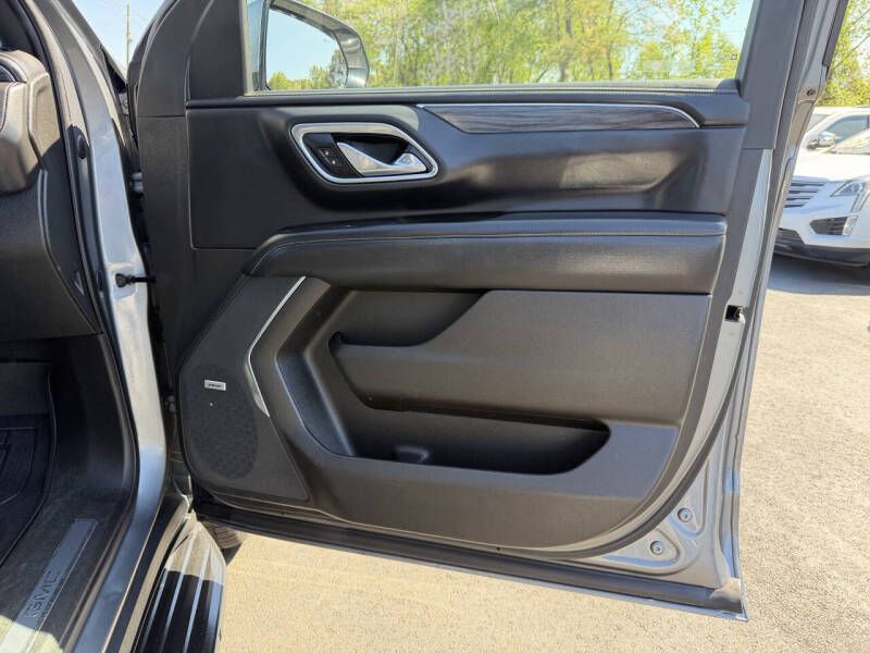 Photo 22 of this GMC YUKON XL