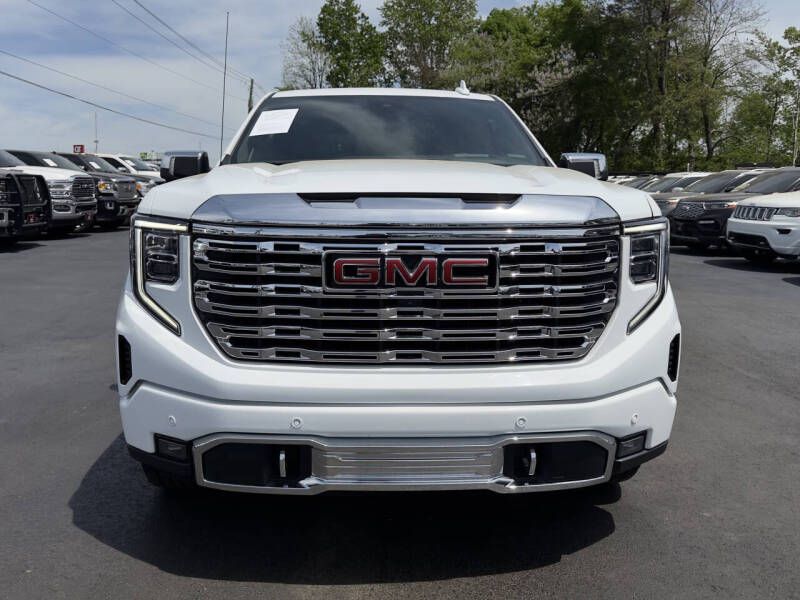 Photo 2 of this GMC SIERRA