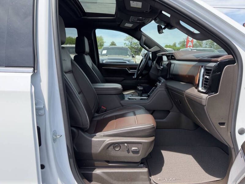 Photo 11 of this GMC SIERRA