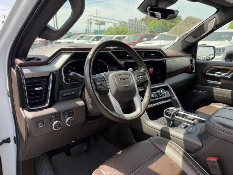 Photo 13 of this GMC SIERRA