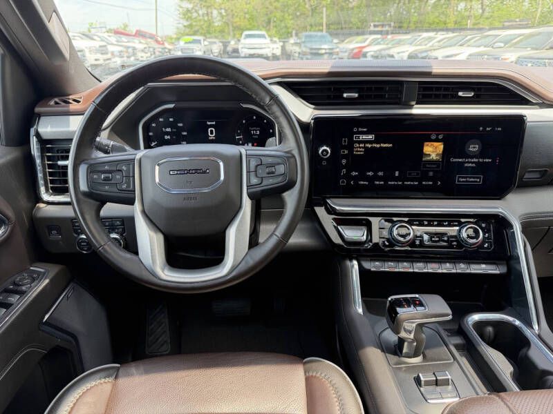 Photo 15 of this GMC SIERRA