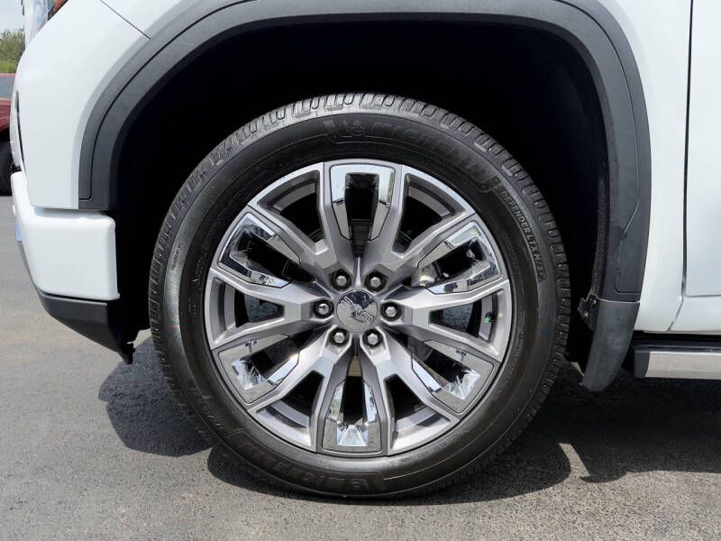 Photo 22 of this GMC SIERRA