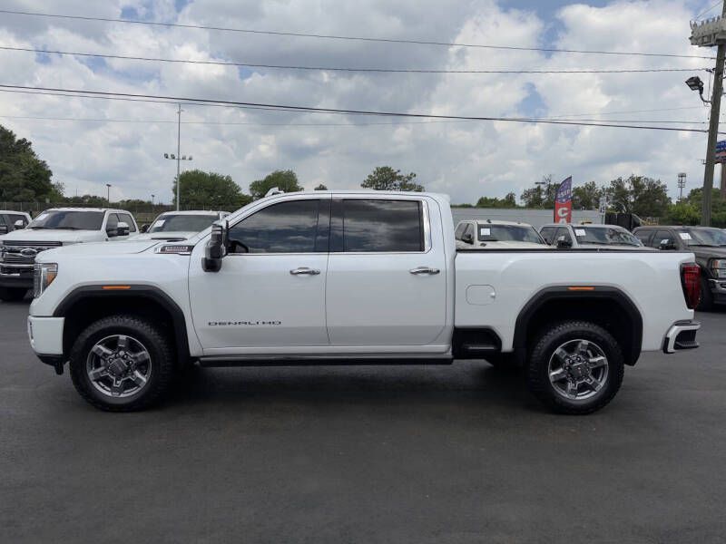 Photo 3 of this GMC SIERRA DENALI