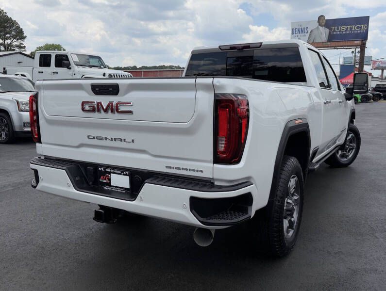 Photo 7 of this GMC SIERRA DENALI