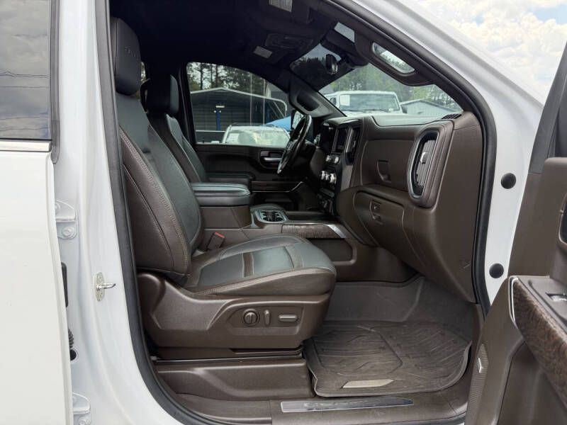 Photo 10 of this GMC SIERRA DENALI