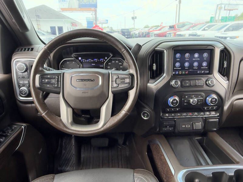 Photo 14 of this GMC SIERRA DENALI