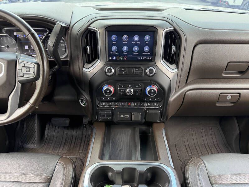Photo 16 of this GMC SIERRA DENALI