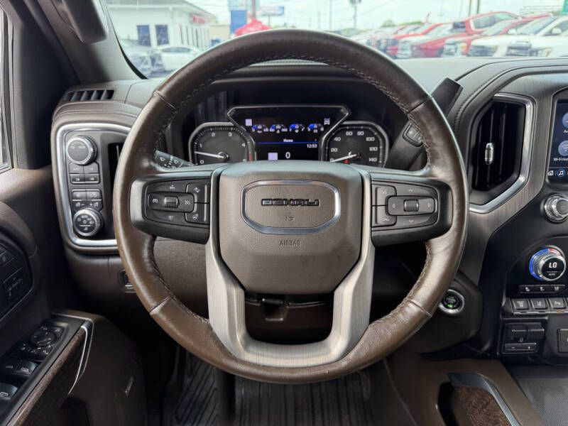 Photo 17 of this GMC SIERRA DENALI