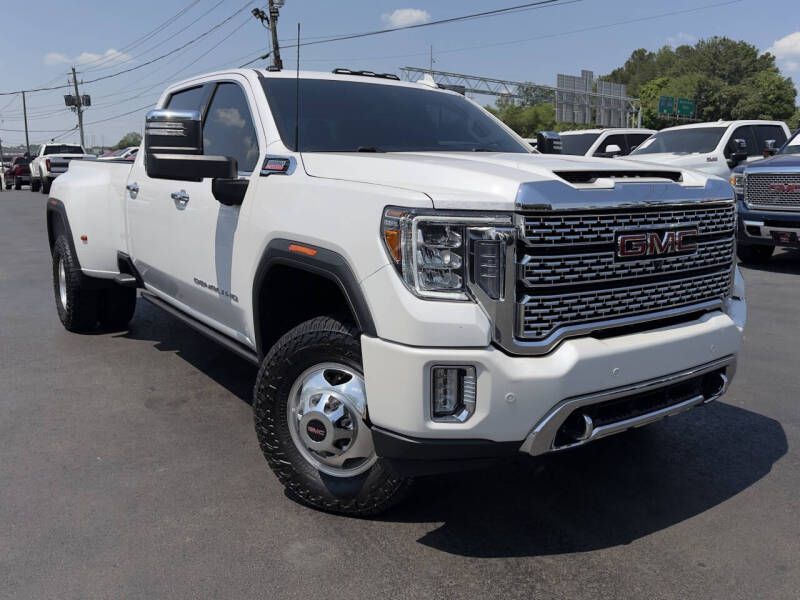 Photo 2 of this GMC SIERRA DENALI