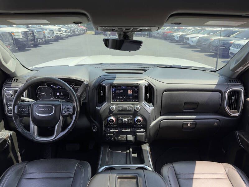 Photo 12 of this GMC SIERRA DENALI