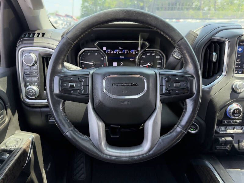 Photo 17 of this GMC SIERRA DENALI
