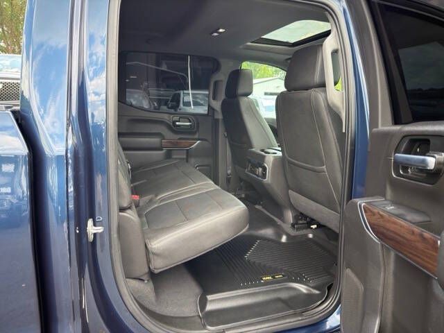 Photo 2 of this GMC SIERRA LIMITED