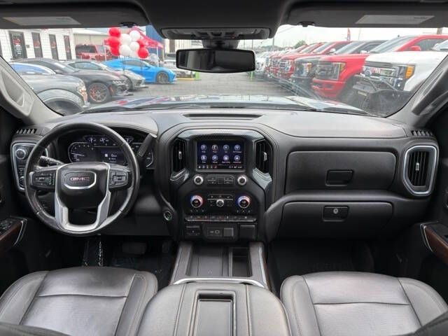 Photo 3 of this GMC SIERRA LIMITED