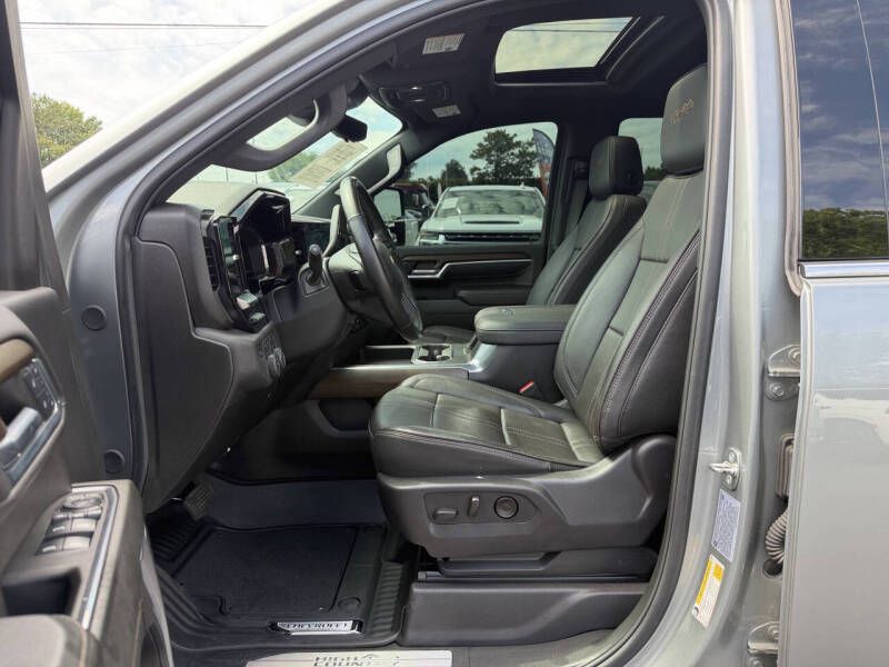 Photo 8 of this CHEVROLET SILVERADO 3500
