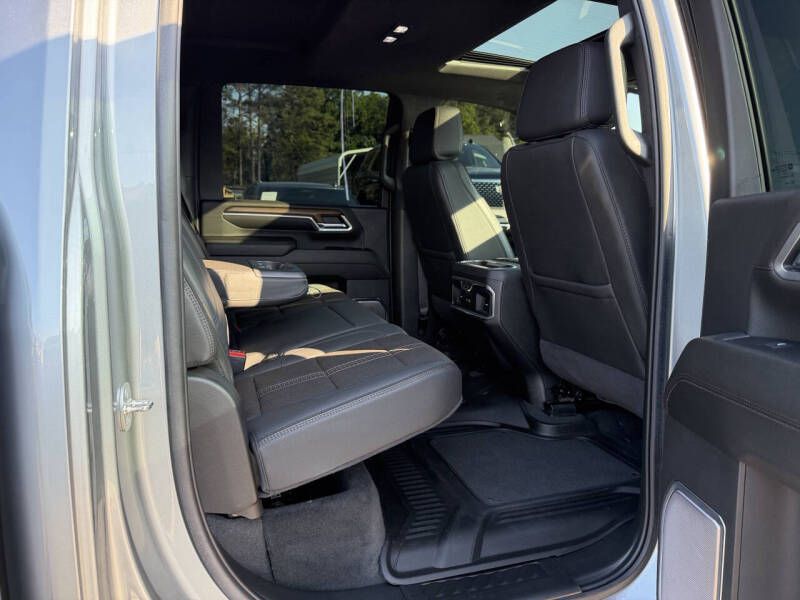Photo 11 of this CHEVROLET SILVERADO 3500