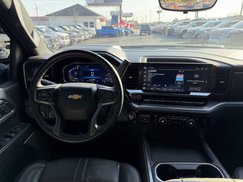 Photo 13 of this CHEVROLET SILVERADO 3500