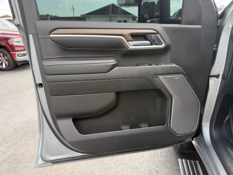 Photo 18 of this CHEVROLET SILVERADO 3500