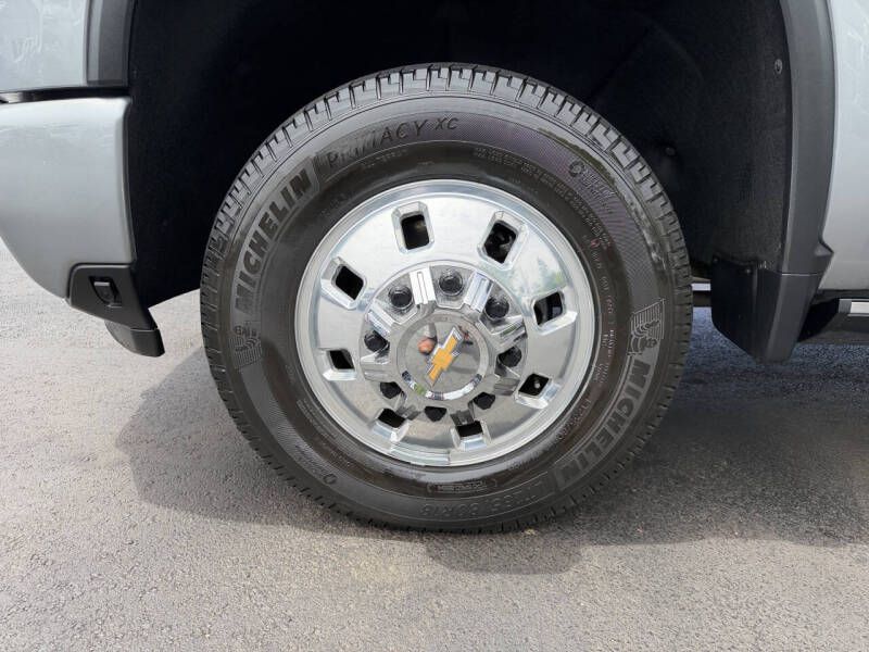 Photo 25 of this CHEVROLET SILVERADO 3500