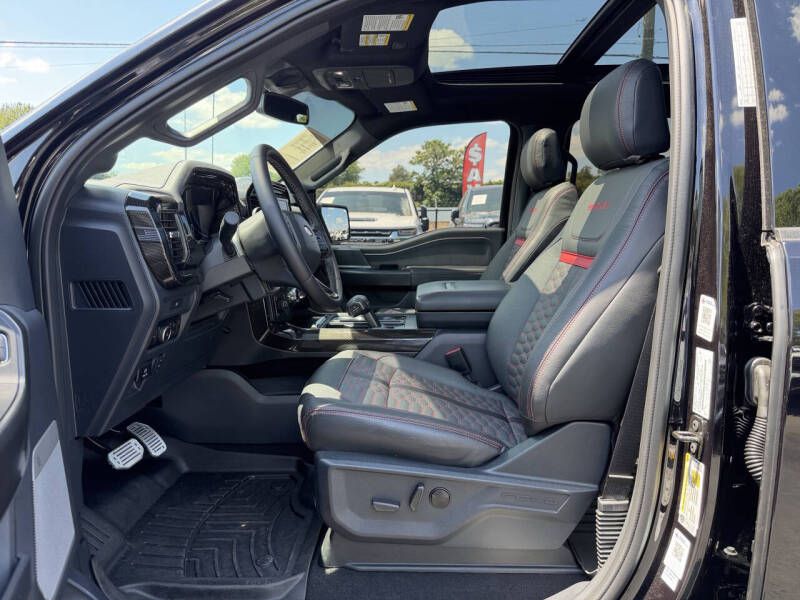 Photo 8 of this FORD F150 SHELBY