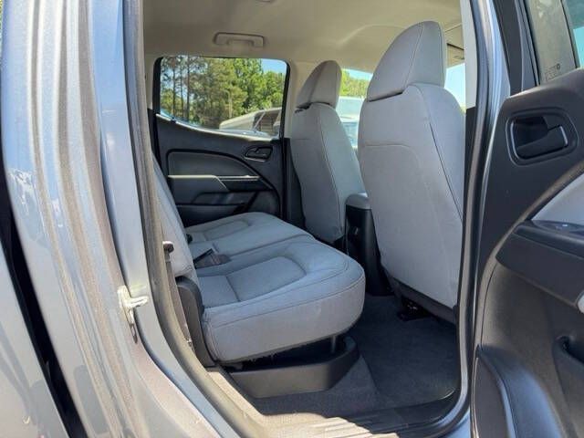 Photo 12 of this GMC CANYON