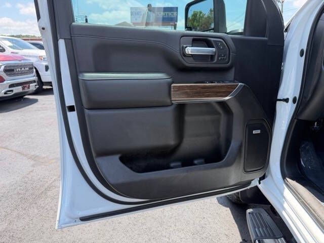 Photo 14 of this CHEVROLET SILVERADO 3500