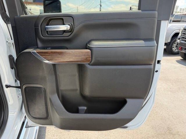 Photo 16 of this CHEVROLET SILVERADO 3500