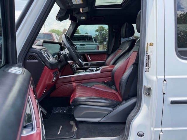 Photo 8 of this MERCEDES-BENZ G-CLASS