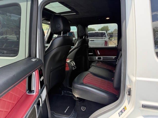 Photo 9 of this MERCEDES-BENZ G-CLASS