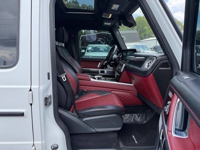 Photo 10 of this MERCEDES-BENZ G-CLASS