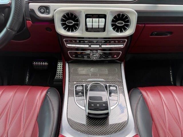Photo 17 of this MERCEDES-BENZ G-CLASS