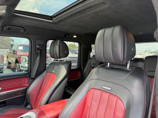 Photo 22 of this MERCEDES-BENZ G-CLASS