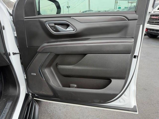 Photo 20 of this CHEVROLET TAHOE