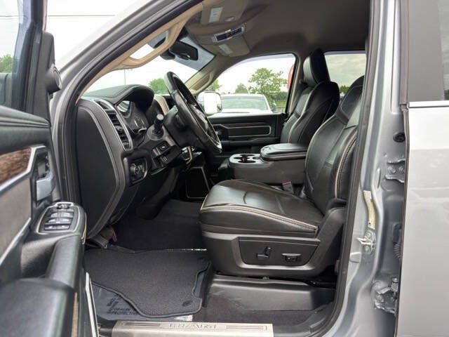Photo 9 of this RAM 2500 LARAMIE