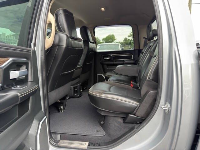 Photo 10 of this RAM 2500 LARAMIE