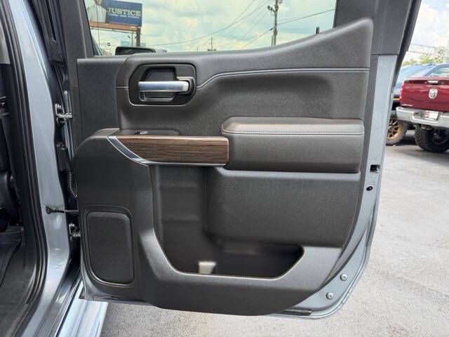 Photo 22 of this CHEVROLET SILVERADO 1500
