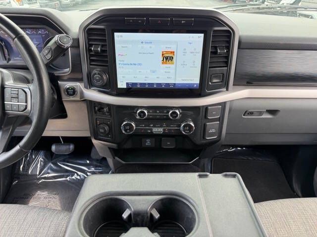 Photo 16 of this FORD F150 XLT
