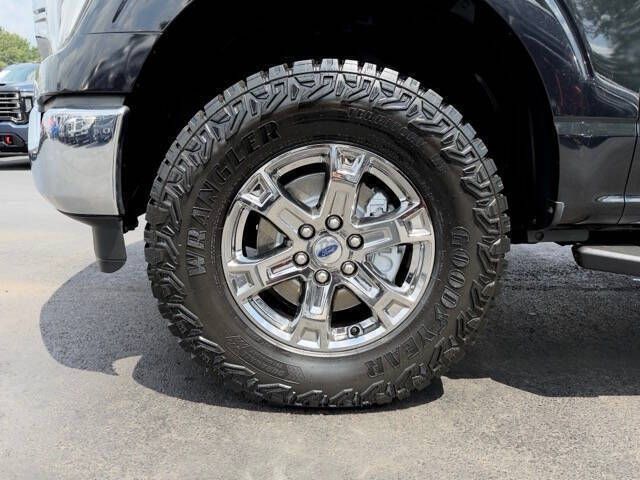 Photo 24 of this FORD F150 XLT