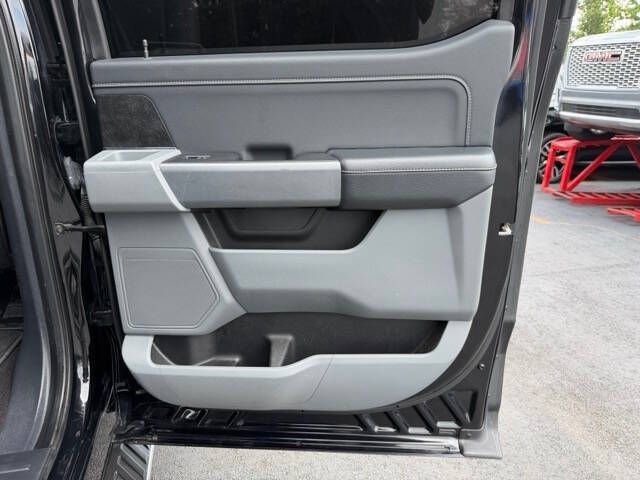 Photo 25 of this FORD F150 XLT