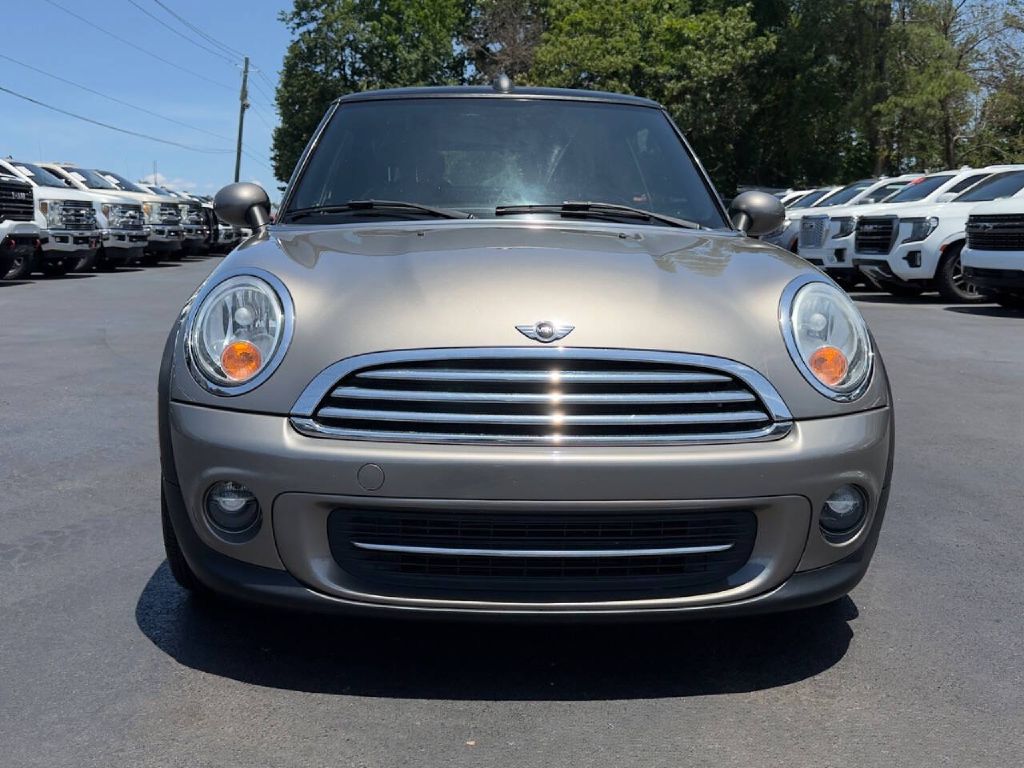 Photo 3 of this MINI COOPER