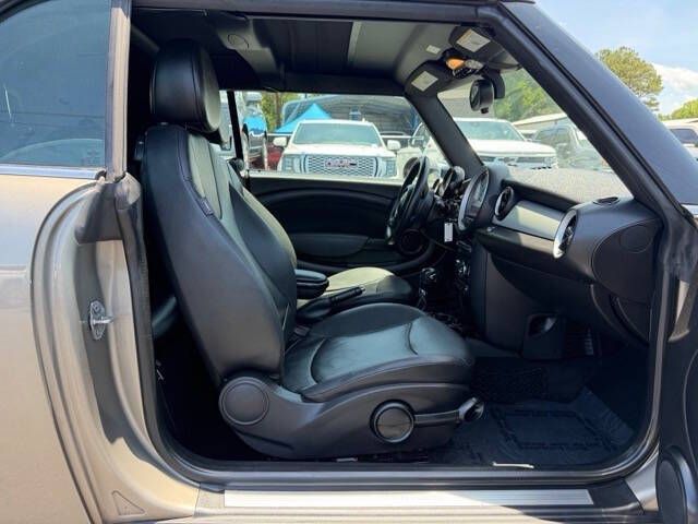 Photo 15 of this MINI COOPER