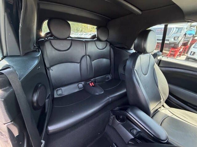 Photo 16 of this MINI COOPER