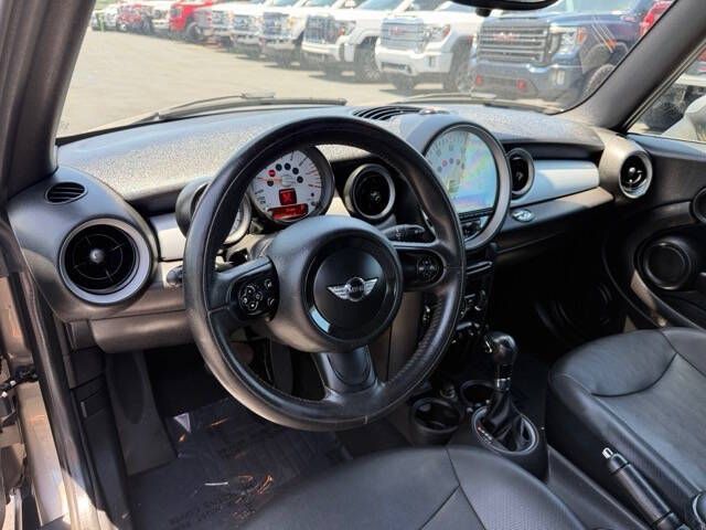 Photo 17 of this MINI COOPER