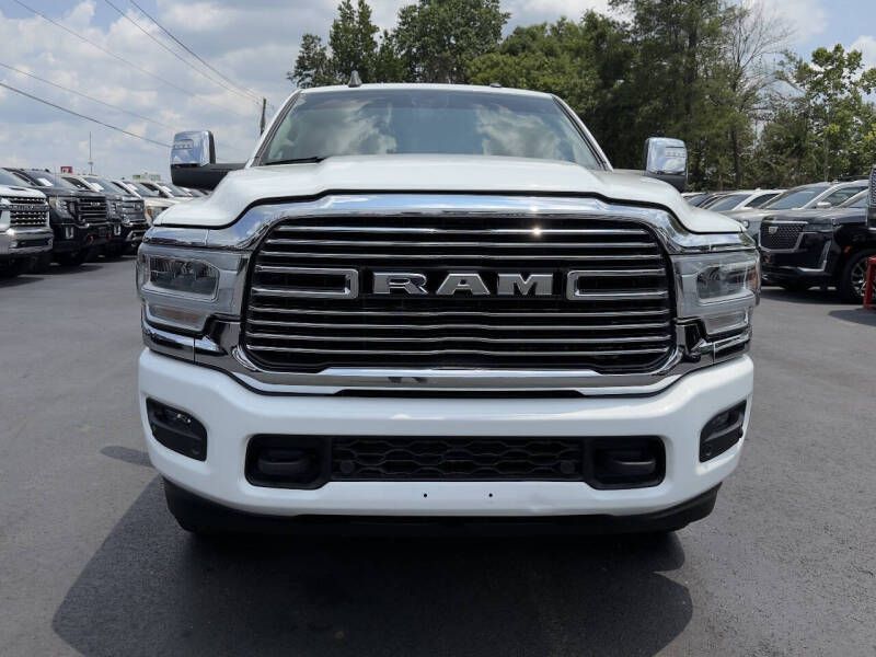Photo 3 of this RAM 2500 LARAMIE