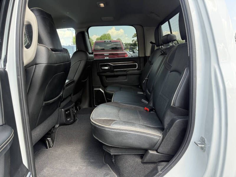 Photo 11 of this RAM 2500 LARAMIE
