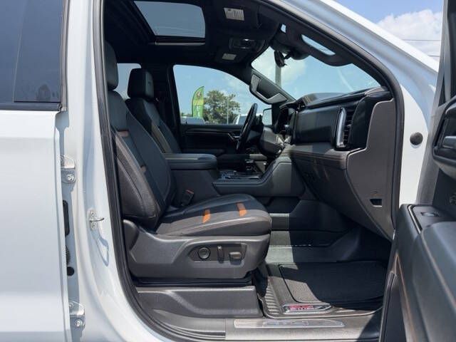 Photo 11 of this GMC SIERRA