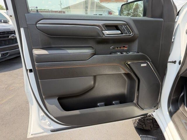 Photo 20 of this GMC SIERRA