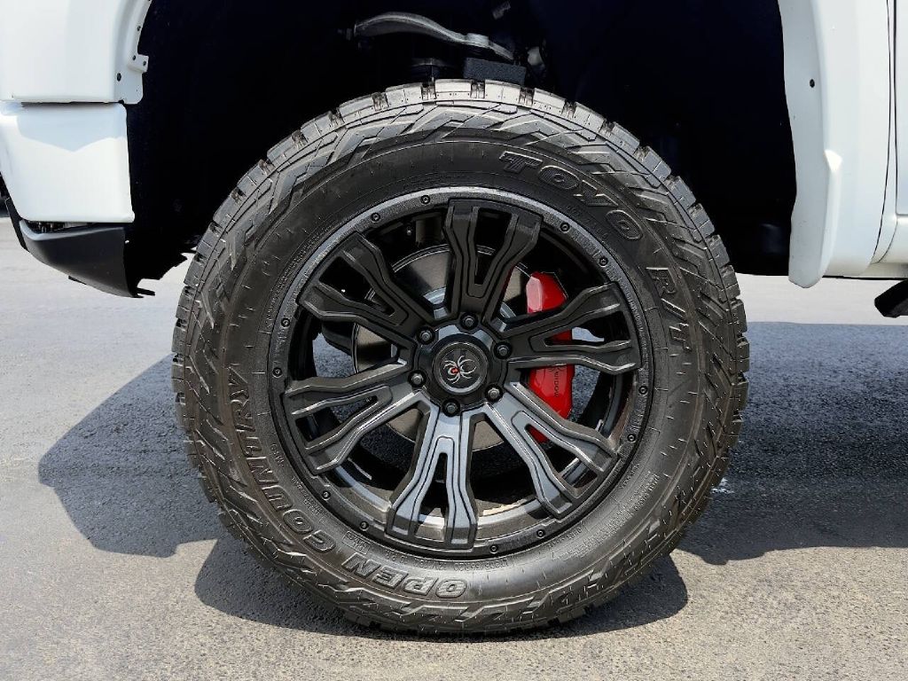 Photo 24 of this GMC SIERRA