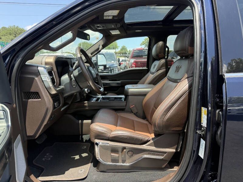Photo 9 of this FORD F250 KING RANCH