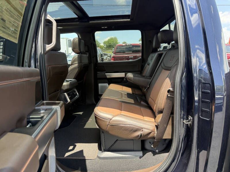 Photo 10 of this FORD F250 KING RANCH