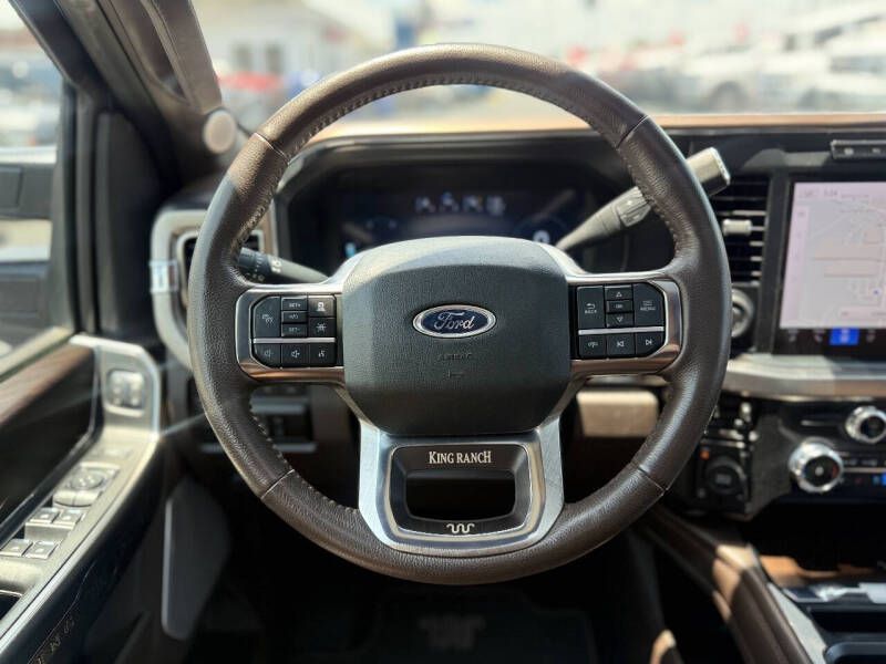 Photo 15 of this FORD F250 KING RANCH